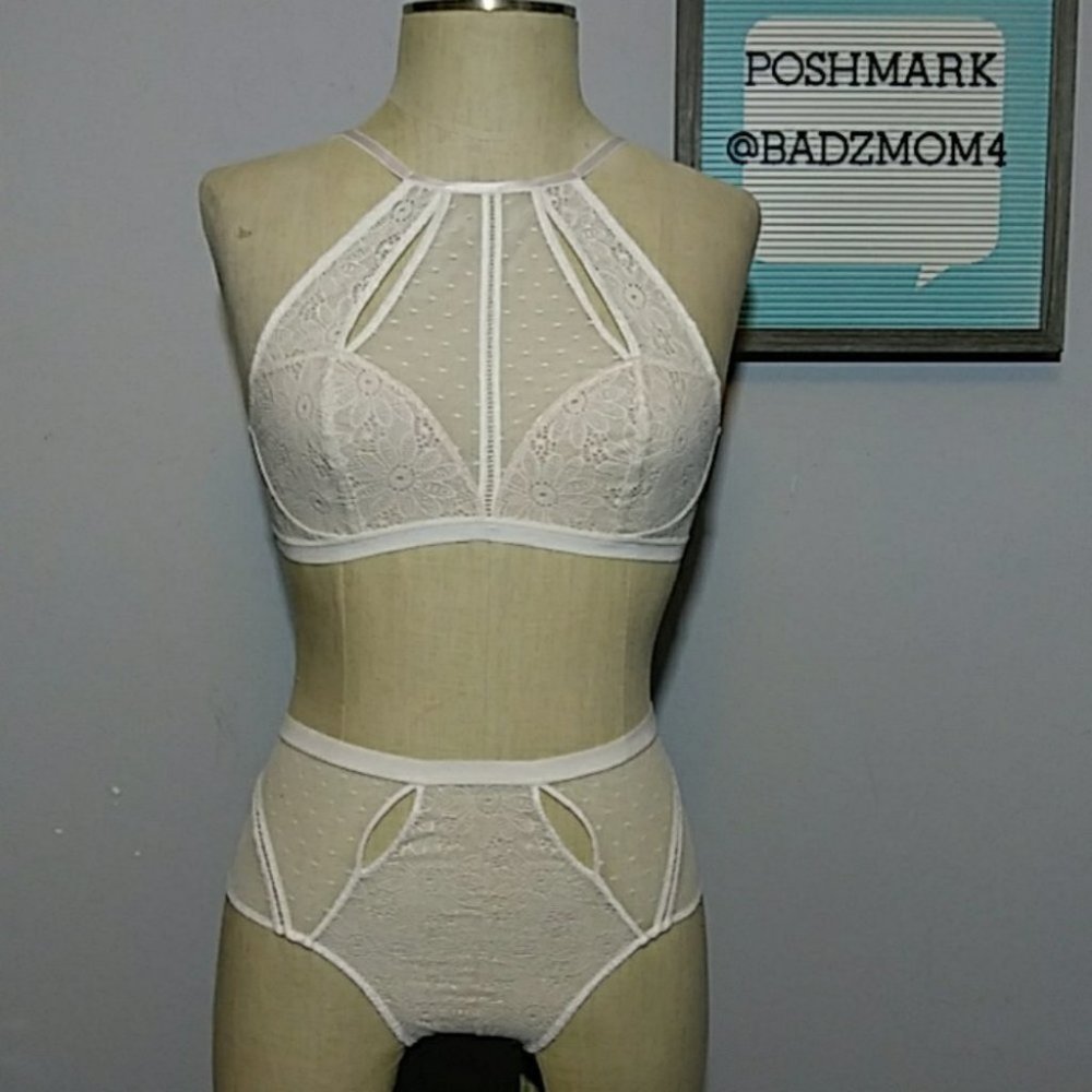 VS Very Sexy bralette panty set NWT